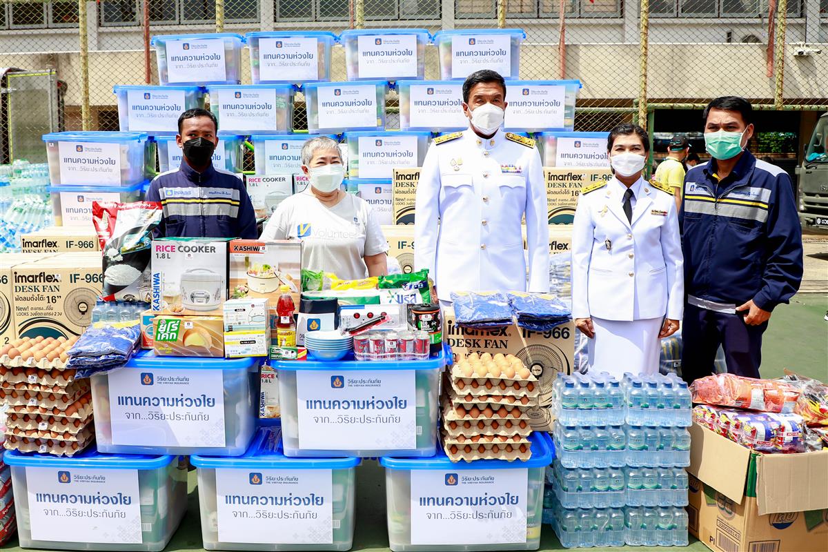 วิริยะประกันภัย มอบเครื่องอุปโภค-บริโภค เยียวยาผู้ประสบอัคคีภัย ชุมชนบ่อนไก่