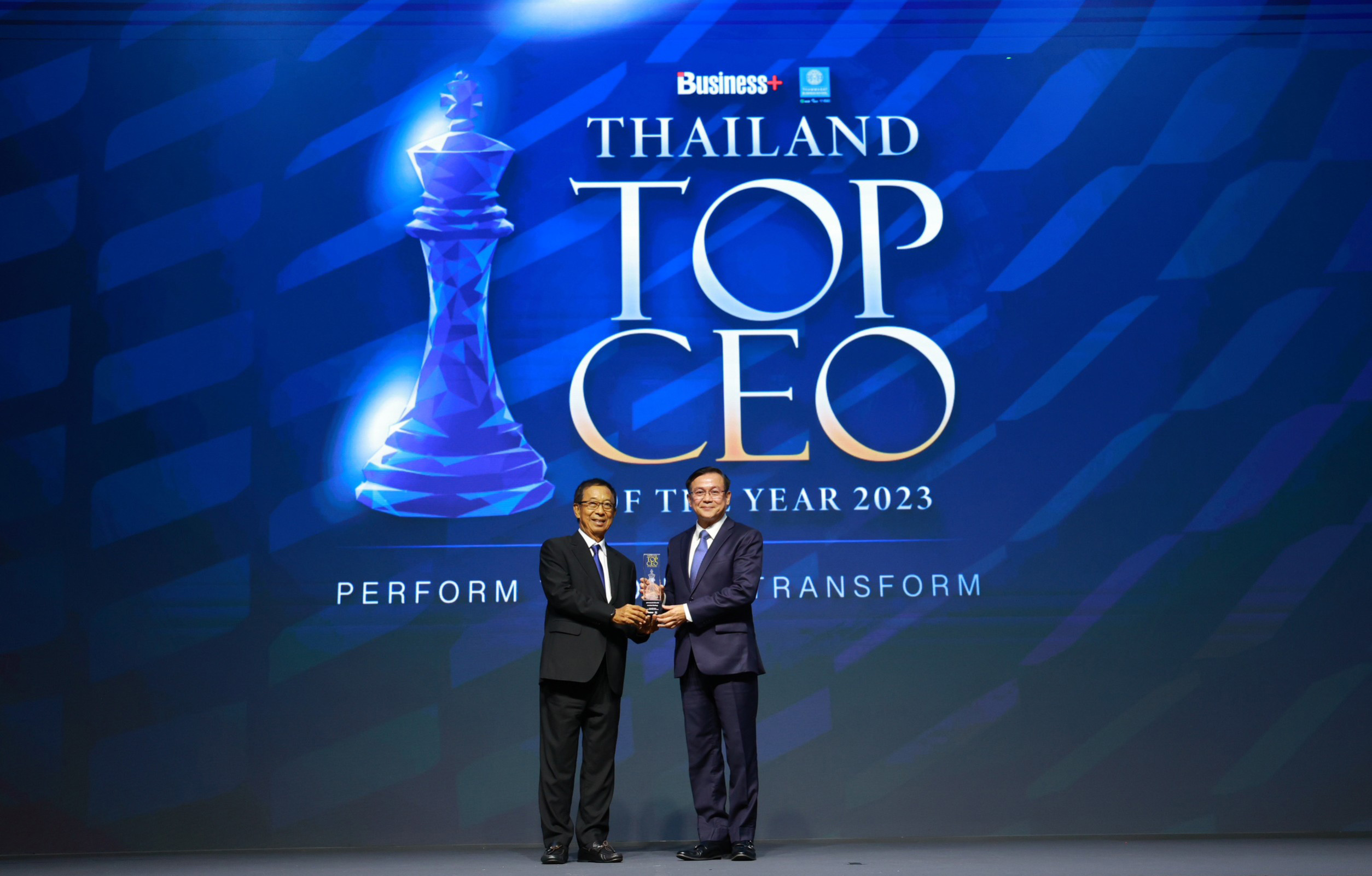 ดร.สมพร สืบถวิลกุล ซีอีโอแห่งทิพยประกันภัย คว้ารางวัลสุดยอด CEO ประเภทอุตสาหกรรมประกันภัย งาน “THAILAND TOP CEO OF THE YEAR 2023”