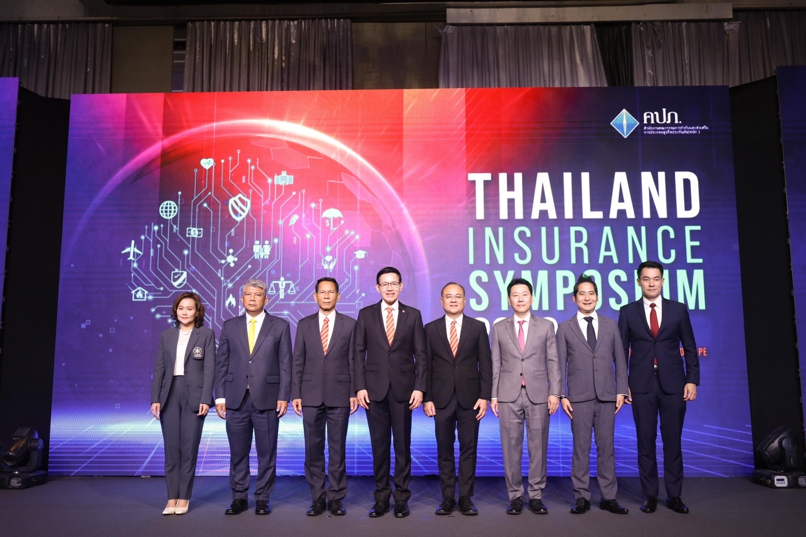 สัมมนาวิชาการด้านประกันภัย ประจำปี 2566 ของสำนักงาน คปภ. “Thailand Insurance Symposium 2023” เปิดเวทีนำเสนอสุดยอดผลงานทางวิชาการดีเด่น ชูประกันภัยคาร์บอนเครดิตช่วยบริหารความเสี่ยงสภาวะโลกร้อน พร้อมเปิดตัวผลงานวิจัย “แอปตรวจจับการฉ้อฉลขายประกันภัย” เพื่อคุ้มครองผู้บริโภค