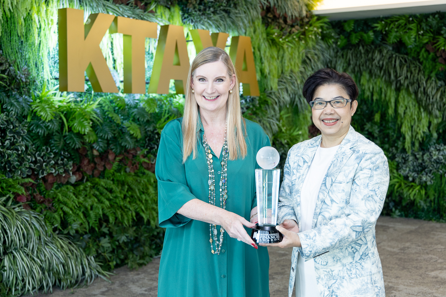 กรุงไทย-แอกซ่า ประกันชีวิต ยืนหนึ่งผู้นำด้าน Green Insurer คว้ารางวัลใหญ่ระดับนานาชาติ 3 ปีซ้อน จาก International Finance Awards 2023