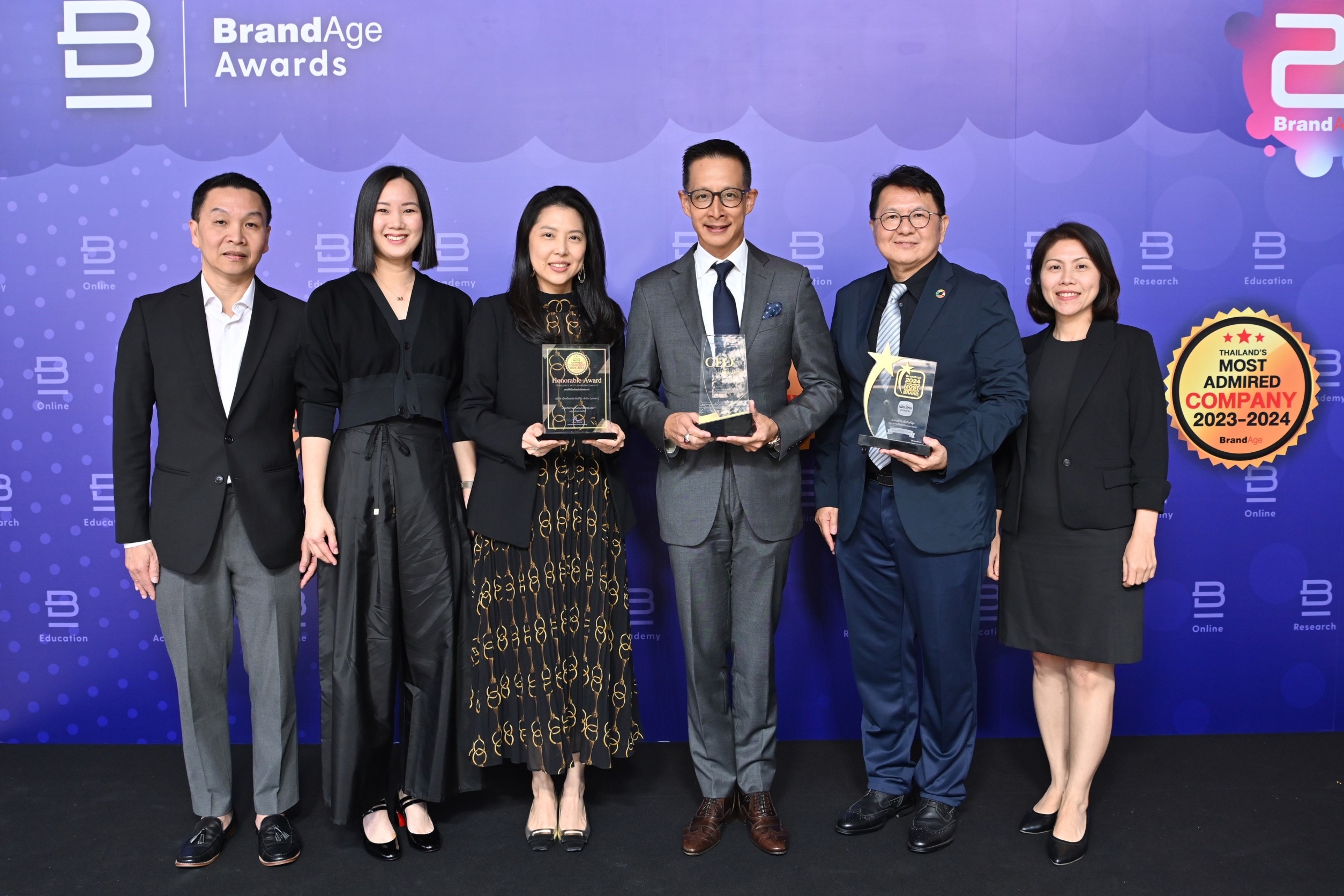 “สาระ ล่ำซำ” รับรางวัล CEO Thailand Prime Awards เป็นคนแรกของการจัดมอบรางวัล พร้อมคว้ารางวัลพิเศษ Brand Maker Award จากงาน 2024 Thailand’s Most Admired Brand