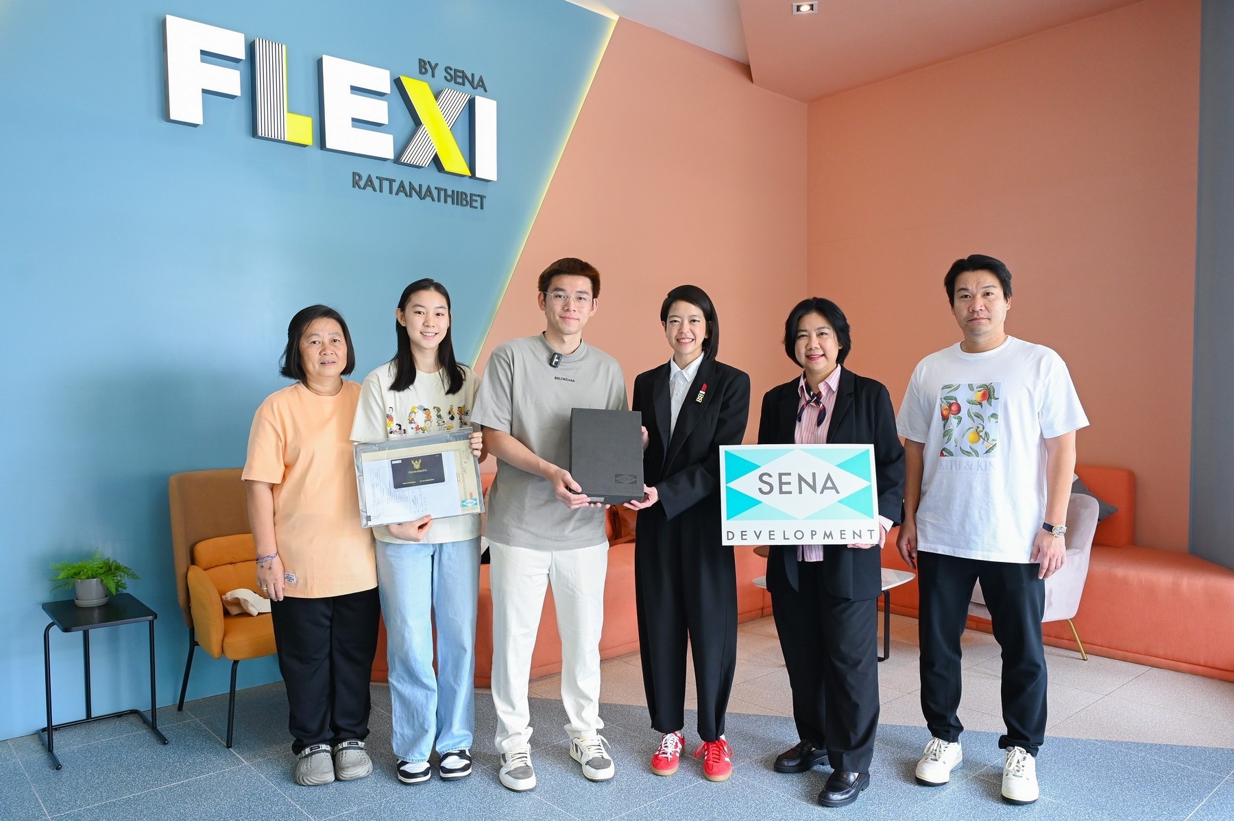 ส่งมอบกรรมสิทธิ์คอนโด เฟล็กซี่ (Flexi) รัตนาธิเบศร์พร้อม ต้อนรับ วิว-กุลวุฒิ เข้าสู่ครอบครัวเสนา